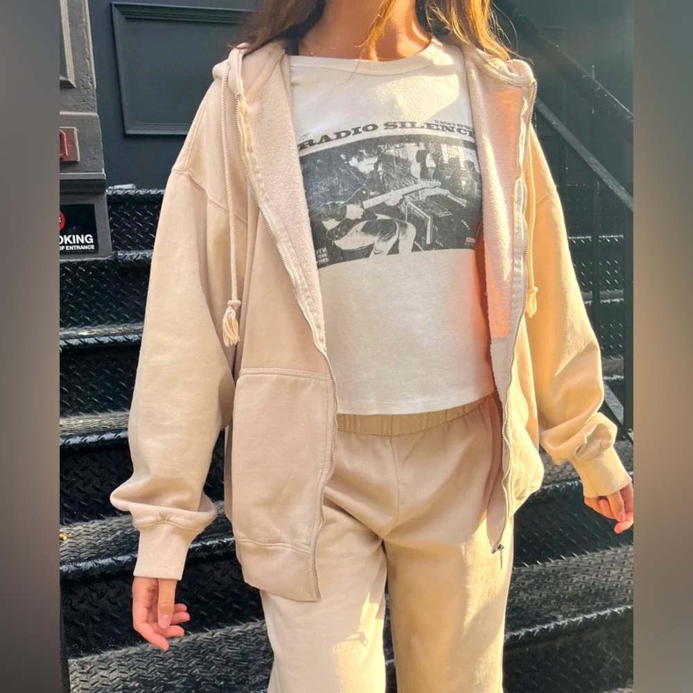 BRANDY MELVILLE ♥️ “Christy” Zip-Up cream Hoodie